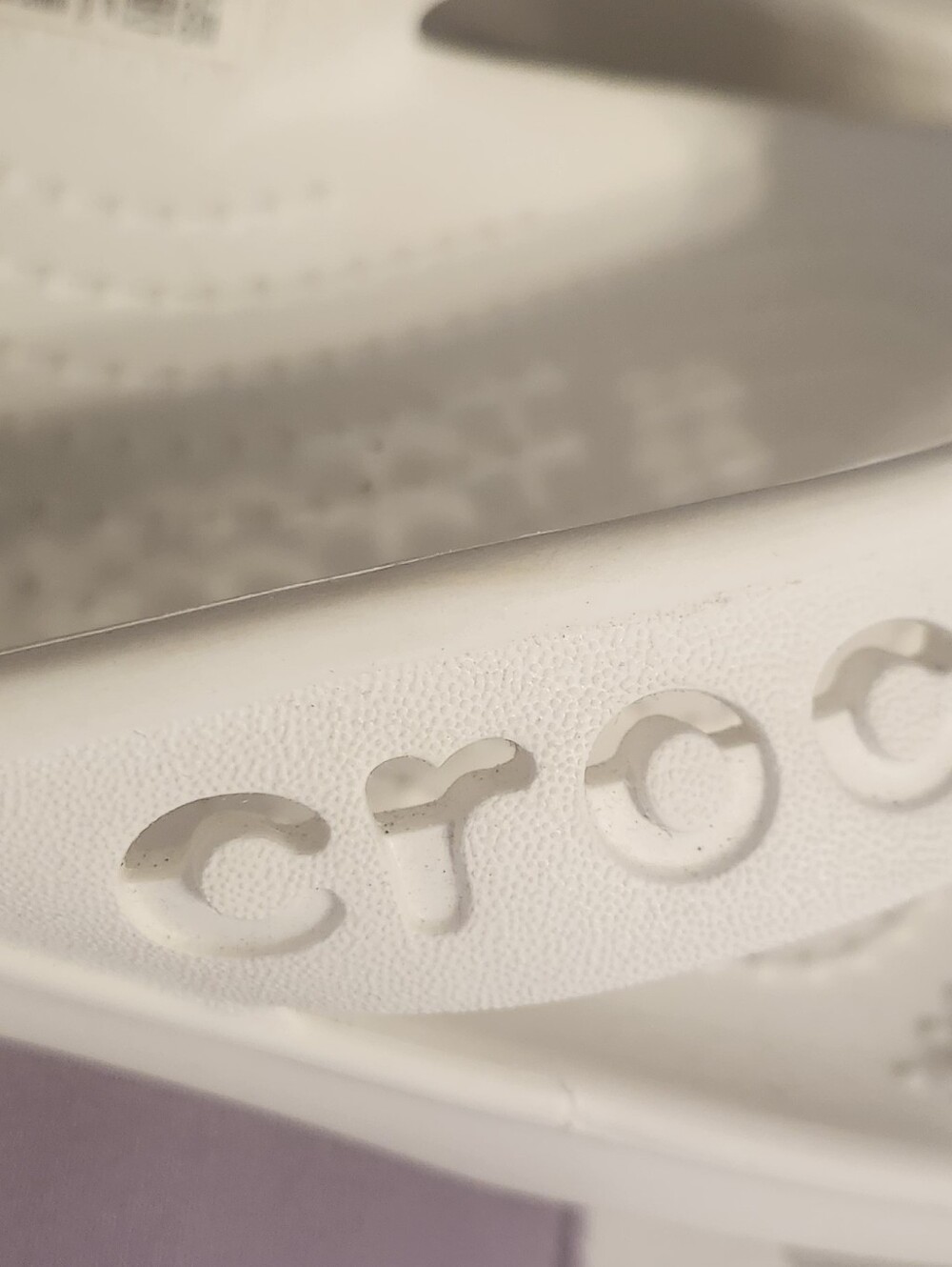 CROCS White Classic Flip Sandals - Picture 2 of 3